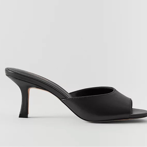 Ann Taylor Shoes - Ann Taylor Peep Toe Sandals - Size 9.5